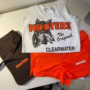 BRAND NEW HOOTERS COSTUME FULL SET NEVER WORN